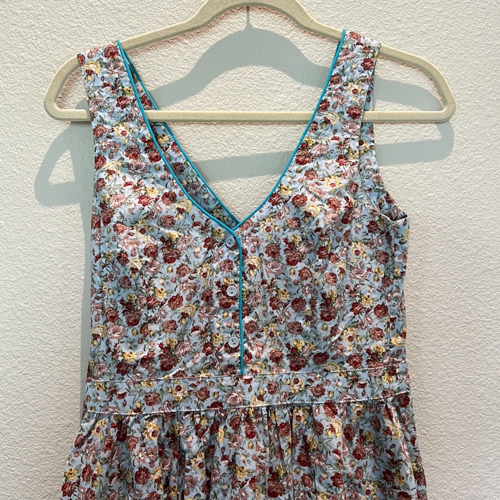 Flower Patterned Cropped Back Button-Front Mini D… - image 2